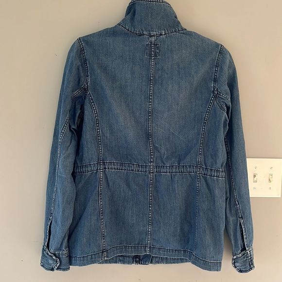 GAP- Denim jacket 💙 size Small - Picture 3 of 8